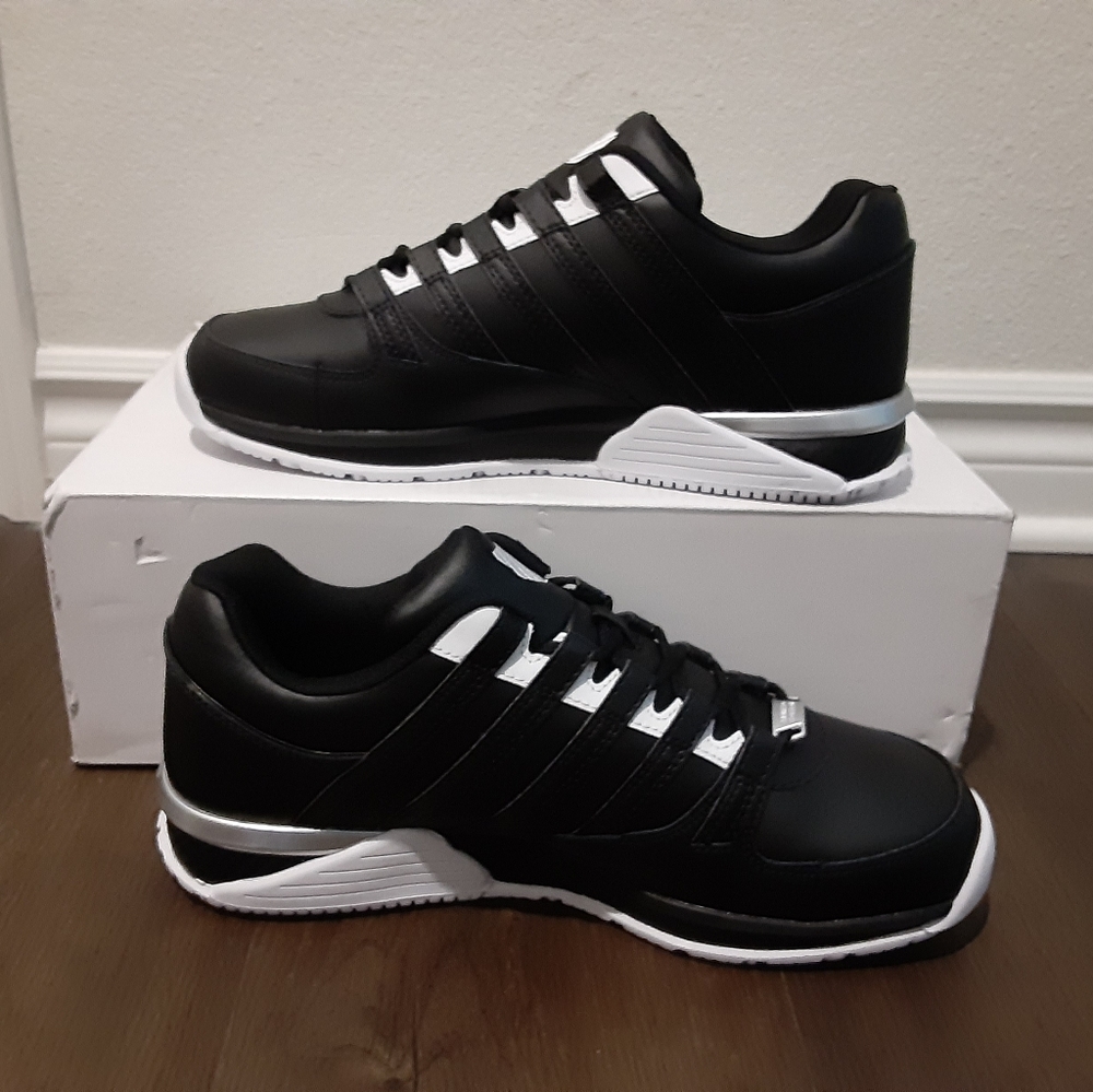 K-Swiss - Picture 2 of 4